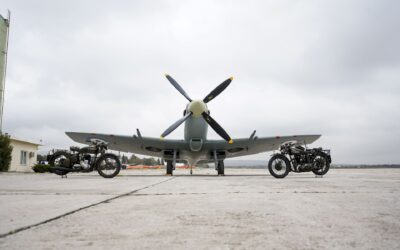 Το Θρυλικό Spitfire συναντά δύο μοτοσυκλέτες του Β΄ Παγκοσμίου Πολέμου