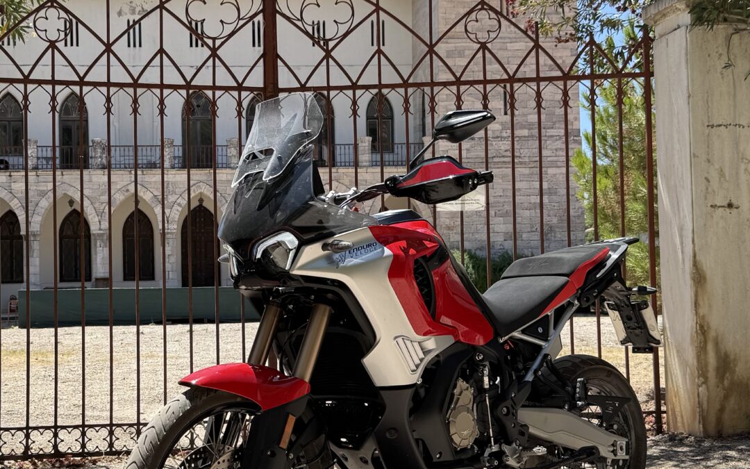 MV AGUSTA ENDURO VELOCE Η Ιταλίδα δούκισσα των δύο τροχών