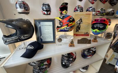 Η VOM στο ARAI ATHENS STORE αναλύει τη σχέση εμπιστοσύνης επί 28 συναπτών ετών με τον κορυφαίο κατασκευαστή κρανών στον πλανήτη της ARAI