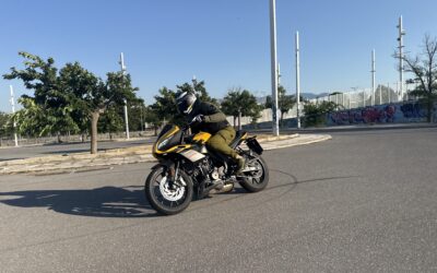 Η VOM οδηγεί την Aprilia Tuono 125 4Τ.